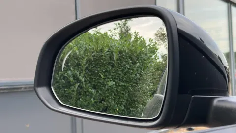 Car image 36