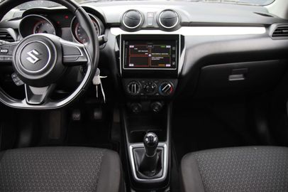 Car image 20