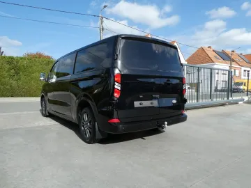 Car image 32