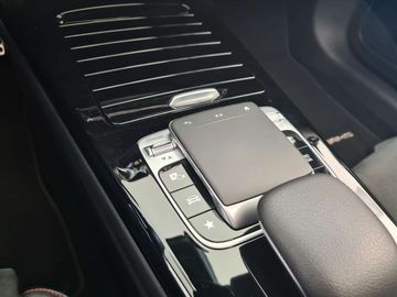 Car image 37