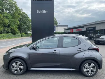 Car image 4