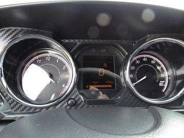 Car image 16