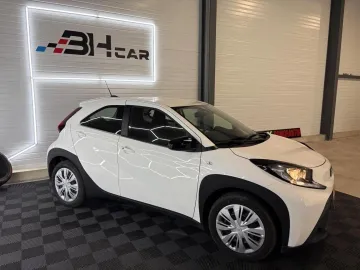 Car image 3