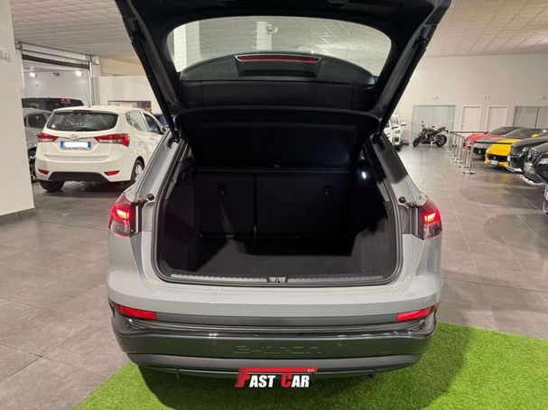 Audi Q4 45 e-tron S-line 210 kW image number 21