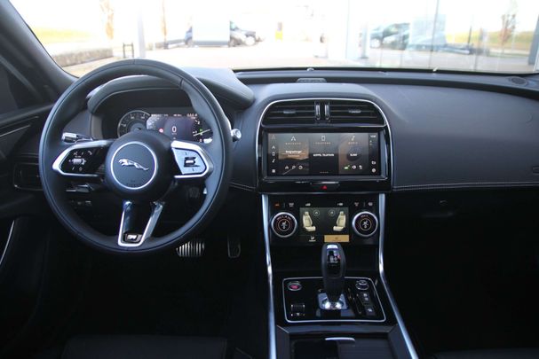 Jaguar XE P250 185 kW image number 6