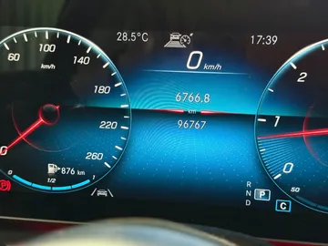 Car image 28