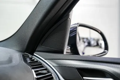 Car image 36