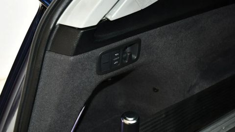 Car image 33