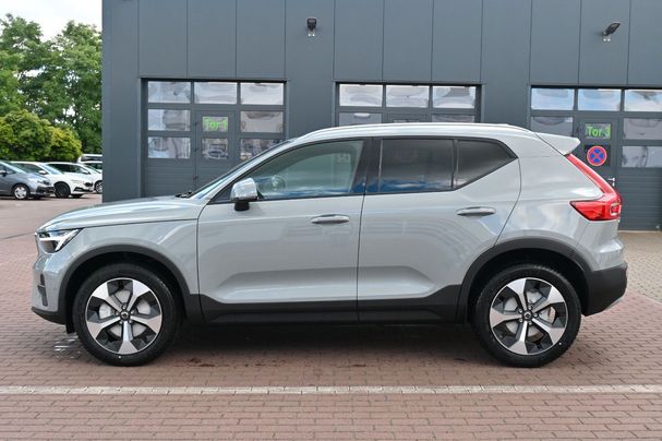 Volvo XC40 B3 Core 120 kW image number 4