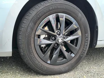 Car image 35
