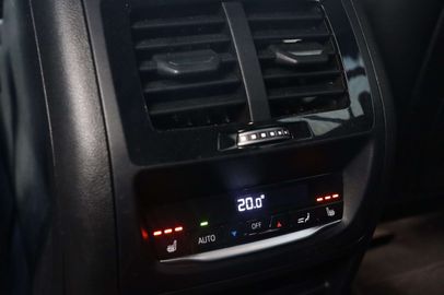 Car image 36