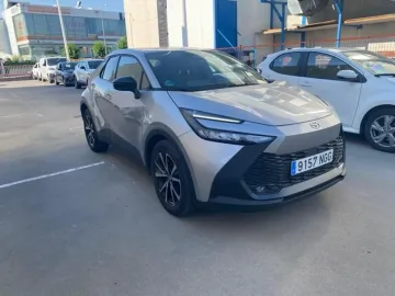 Car image 3