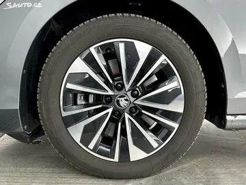 Car image 35