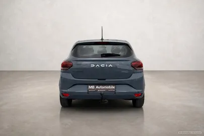 Car image 3
