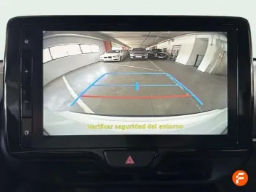 Car image 26