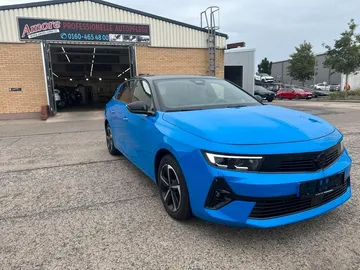 Car image 25