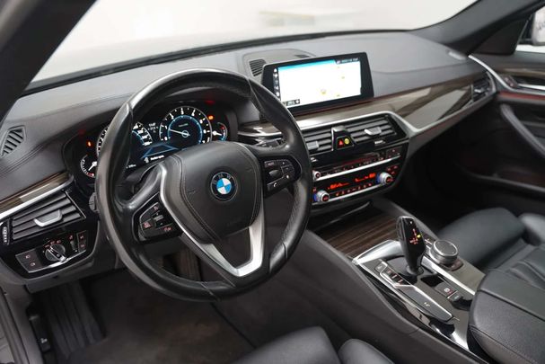 BMW 520i Touring 135 kW image number 18