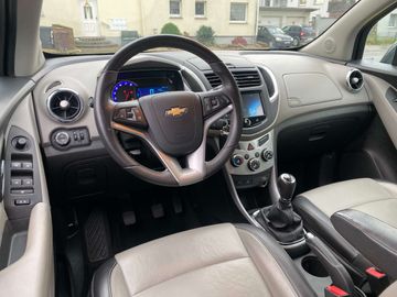 Car image 11