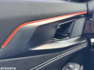 Car image 40