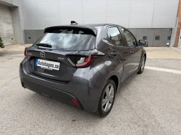Car image 5