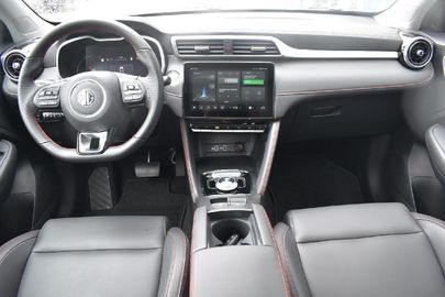 Car image 10