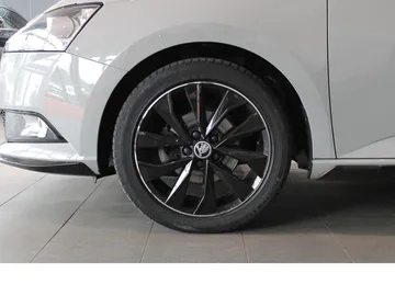 Car image 25