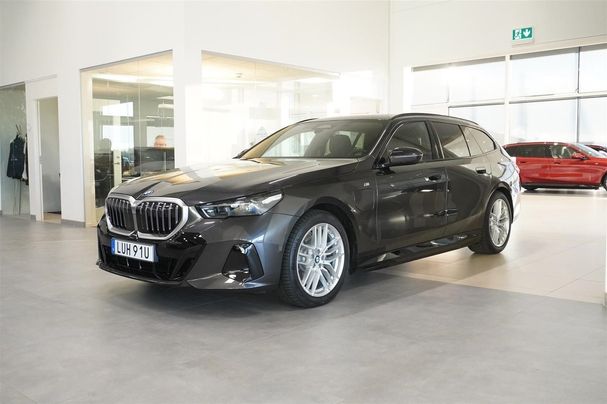 BMW 530e Touring xDrive M Sport 220 kW image number 1