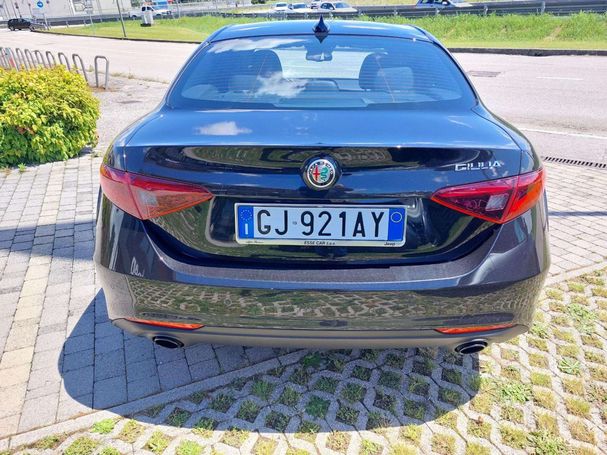 Alfa Romeo Giulia 2.2 Diesel AT8 140 kW image number 8