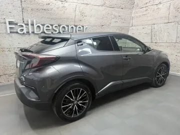 Car image 2