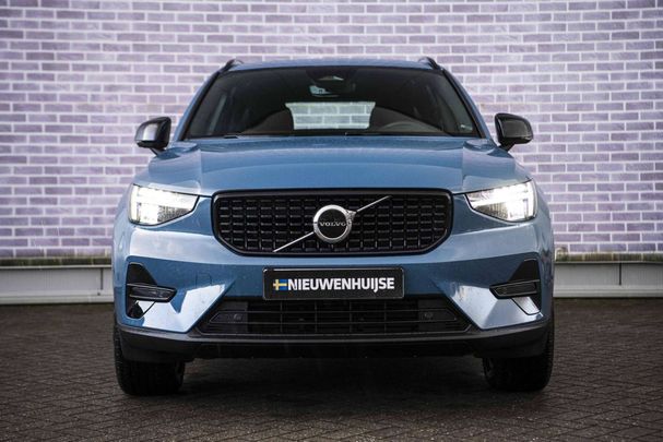 Volvo XC40 B4 Plus Dark 145 kW image number 9