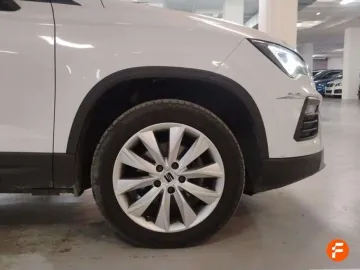 Car image 27