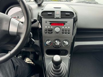 Car image 11