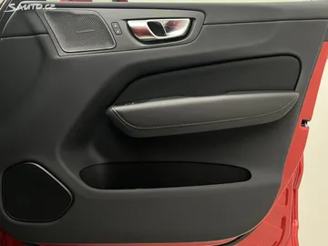 Car image 46