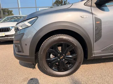 Car image 24