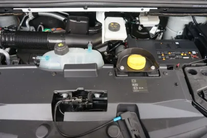 Car image 30