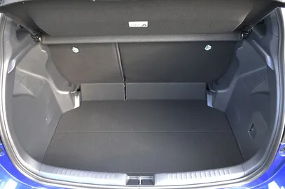 Car image 28