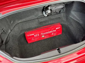 Car image 30