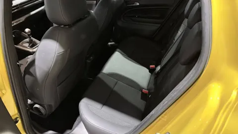 Car image 27
