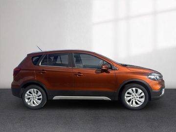 Car image 3