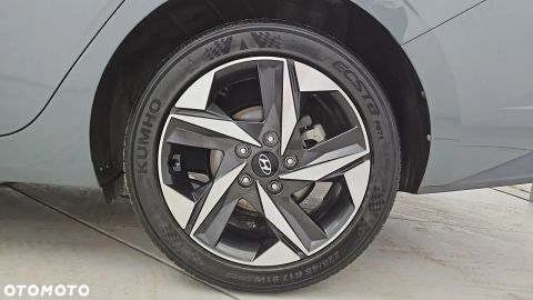 Car image 23