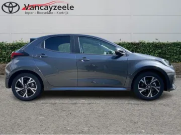 Car image 3