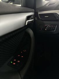 Car image 40