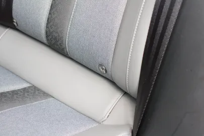 Car image 36
