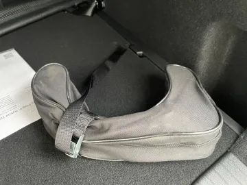 Car image 29