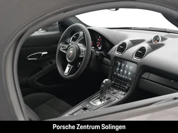 Car image 26