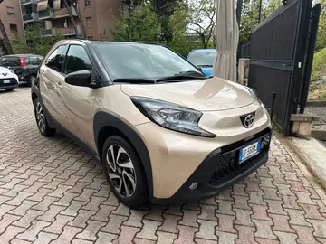 Car image 2