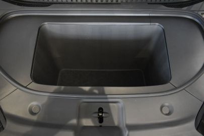 Car image 33