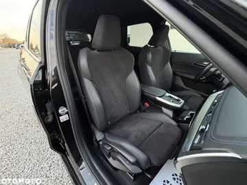 Car image 32
