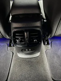 Car image 32