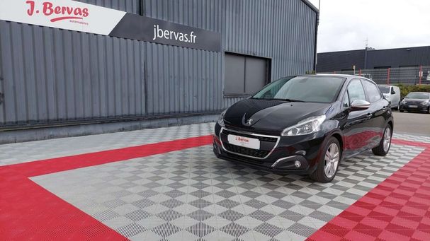 Peugeot 208 PureTech 82 Signature 60 kW image number 5